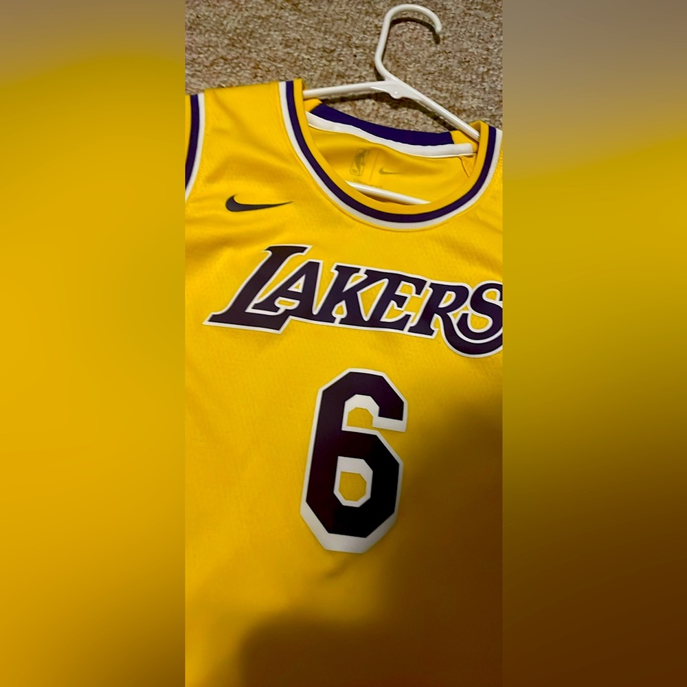 LeBron number 6 Nike Jersey youth xl
